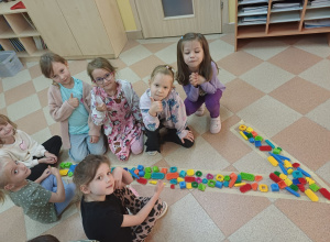 "SÓWKI" - Matematyczna przygoda z cyfrą 1!