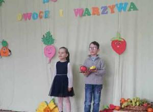 Laureaci miedzyprzedszkolnego konkursu "Zdrowo się odżywiam bo jem, owoce i warzywa"!
