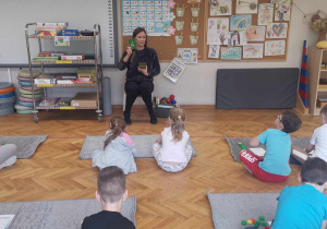 Zajączki- „Dotykam, widzę, liczę, wykorzystuję”- zajęcia matematyczne z zastosowaniem pomocy Marii Montessori