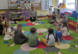 Sówki- „Dotykam, widzę, liczę, wykorzystuję”- zajęcia matematyczne z zastosowaniem pomocy Marii Montessori