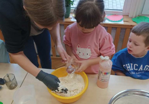 Jeże i ślimaki z masy solnej Zajączków!