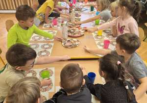 Jeżyki dekorują pierniki!