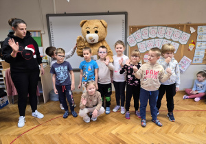 Teddy Eddie Show- Misio zagościł w przedszkolu i uczył angielskiego!