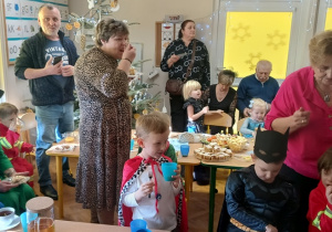 Bal Choinkowy z Babcią i Dziadkiem- Sówki!