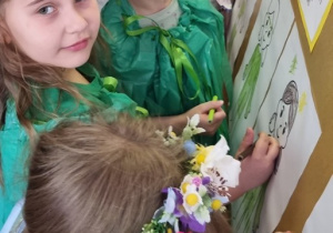 Maja i Basia z Zajączków laureatkami międzyprzedszkolnego konkursu artystycznego "Słonecznie, modnie i pogodnie"!