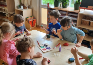 Zajączki poznają Układ Słoneczny!