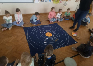 Zajączki poznają Układ Słoneczny!