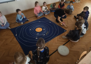 Zajączki poznają Układ Słoneczny!