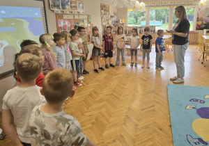 Jeżyki otrzymują certyfikat z zajęć "AKADEMIA UMYSŁU"!