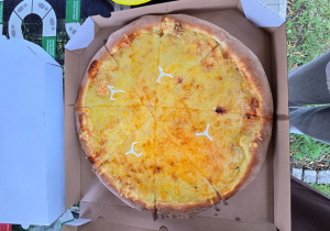 Jeżyki zamawiają pizzę!