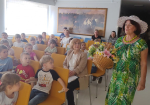 Jeżyki w Bibliotece Miejskiej w Łowiczu na „Baśni o dwunastu miesiącach”!