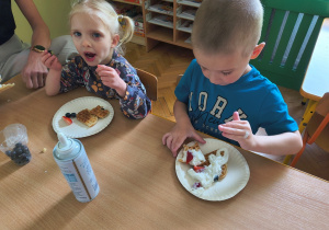 Niedźwiadki- gofry i zabawy w ogrodzie