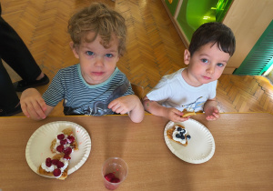 Niedźwiadki- gofry i zabawy w ogrodzie