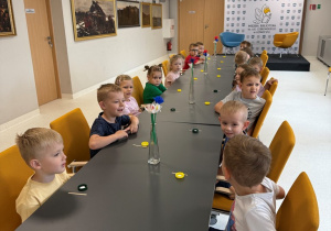 ROK REYMONTA- Sówki w Bibliotece Miejskiej na warsztatach
