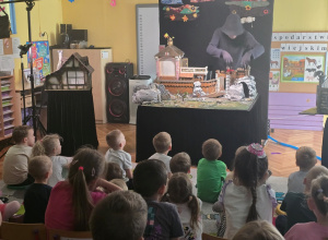Sówki i Jeżyki na teatrzyku profilaktycznym!