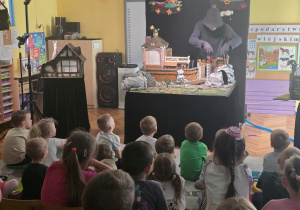 Sówki i Jeżyki na teatrzyku profilaktycznym!