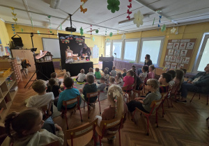 Sówki i Jeżyki na teatrzyku profilaktycznym!