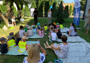 Nasze dzieciaki na "Zaczytanych Wakacjach" na osiedlu Dąbrowskiego!