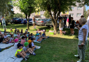 Nasze dzieciaki na "Zaczytanych Wakacjach" na osiedlu Dąbrowskiego!