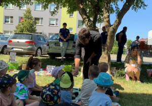 Nasze dzieciaki na "Zaczytanych Wakacjach" na osiedlu Dąbrowskiego!