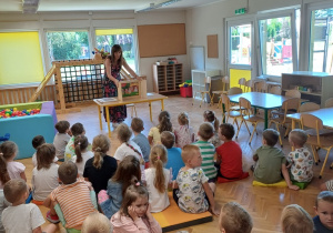 Zajęcia dla dzieci z Bibliotekarką