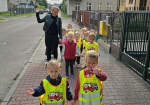 Niedźwiadki poznają zasady ruchu drogowego!