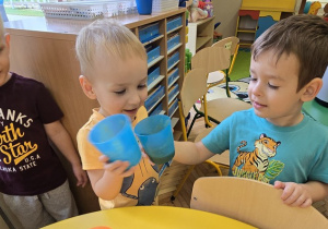 Jabłko i gruszka w roli głównej- owocowy dzień Niedźwiadków!