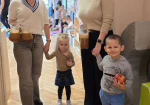 Jabłko i gruszka w roli głównej- owocowy dzień Niedźwiadków!
