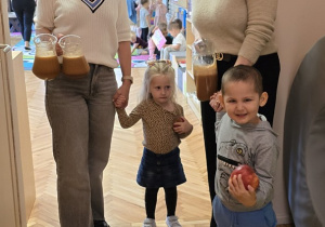 Jabłko i gruszka w roli głównej- owocowy dzień Niedźwiadków!