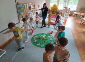 Leśna lekcja ciszy w grupie "Ślimaczków"!