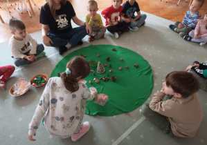Leśna lekcja ciszy w grupie "Ślimaczków"!