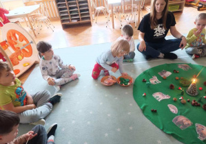 Leśna lekcja ciszy w grupie "Ślimaczków"!