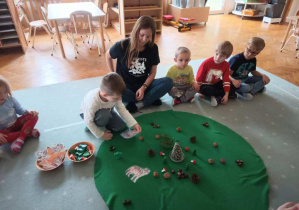 Leśna lekcja ciszy w grupie "Ślimaczków"!