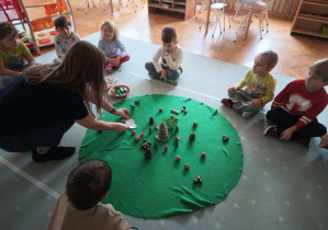 Leśna lekcja ciszy w grupie "Ślimaczków"!