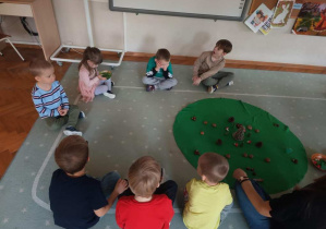 Leśna lekcja ciszy w grupie "Ślimaczków"!