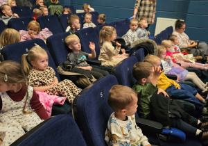 Niedźwiadki pierwszy raz w kinie!