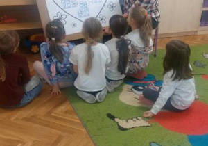 Kampania "Dzieciństwo bez przemocy"- Wiewiórki