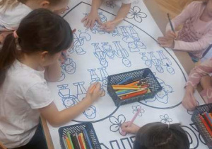 Kampania "Dzieciństwo bez przemocy"- Wiewiórki