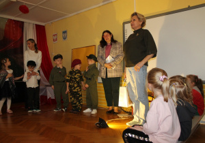 Mróweczki- występ patriotyczny dla zaproszonych Gości!