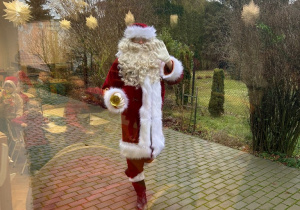 Mikołajki w przedszkolu- powitanie przez Śnieżynki!