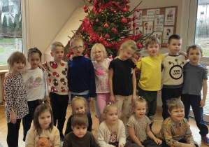 Jeżyki ubierają choinkę!