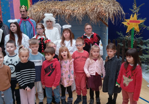 Jeżyki na Jasełkach Bożonarodzeniowych 2025 – pt. „Bóg jest w nas" w Specjalnym Ośrodku Szkolno - Wychowawczym w Łowiczu.