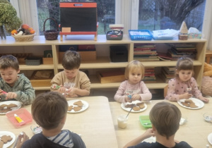 Ślimaczki dekorują pierniczki!