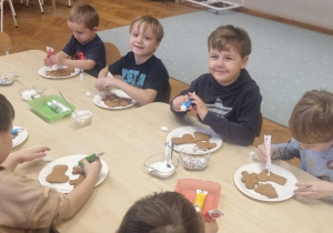 Ślimaczki dekorują pierniczki!