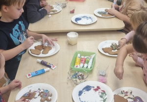 Ślimaczki dekorują pierniczki!