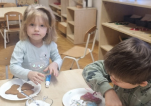 Ślimaczki dekorują pierniczki!