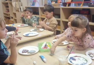 Ślimaczki dekorują pierniczki!