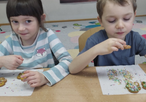 Jeżyki dekorują pierniczki!