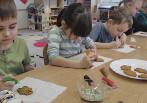 Jeżyki dekorują pierniczki!