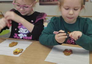 Jeżyki dekorują pierniczki!